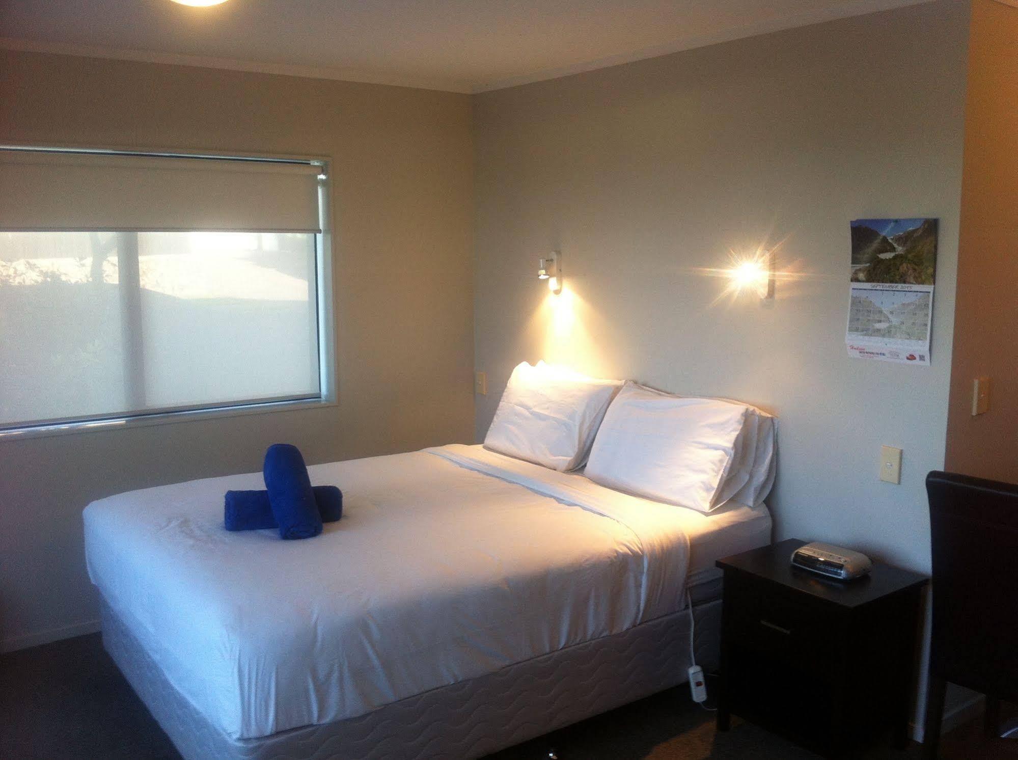 Ocean Waves Motel