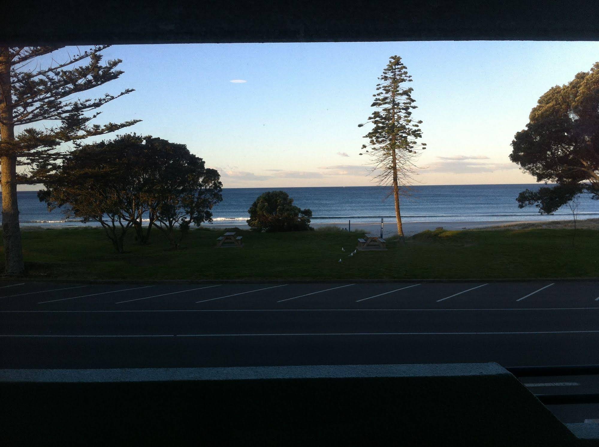 Ocean Waves Motel