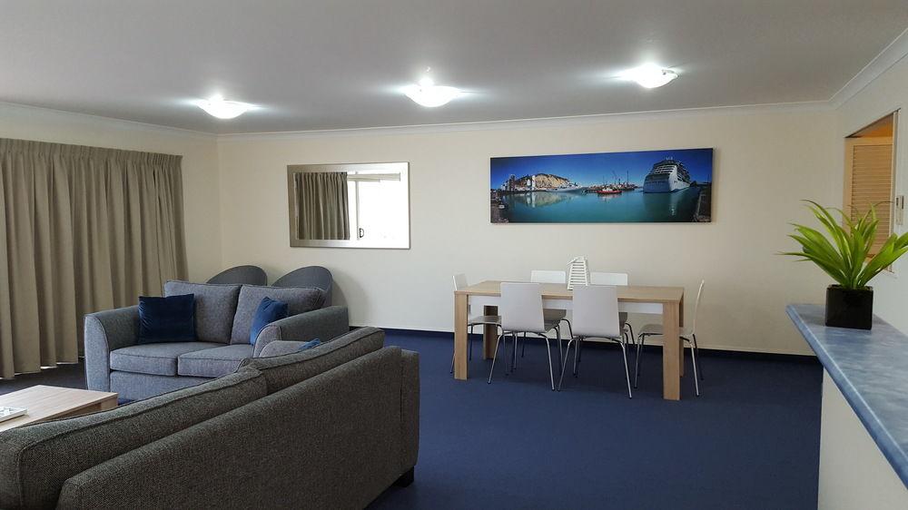 Breakwater Apartments