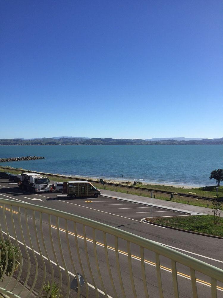 Breakwater Apartments