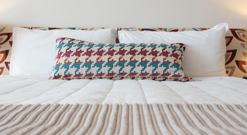 Navigate Seaside Hotel & Apartments