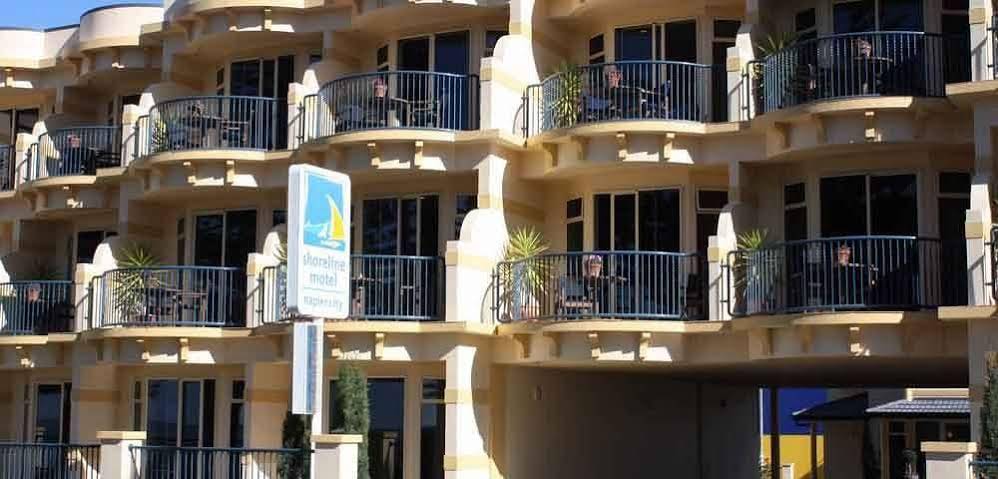 Shoreline Motel