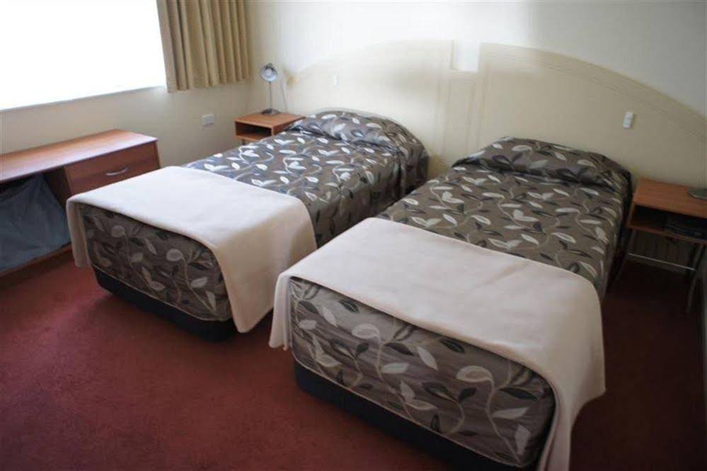 Bks Egmont Motor Lodge