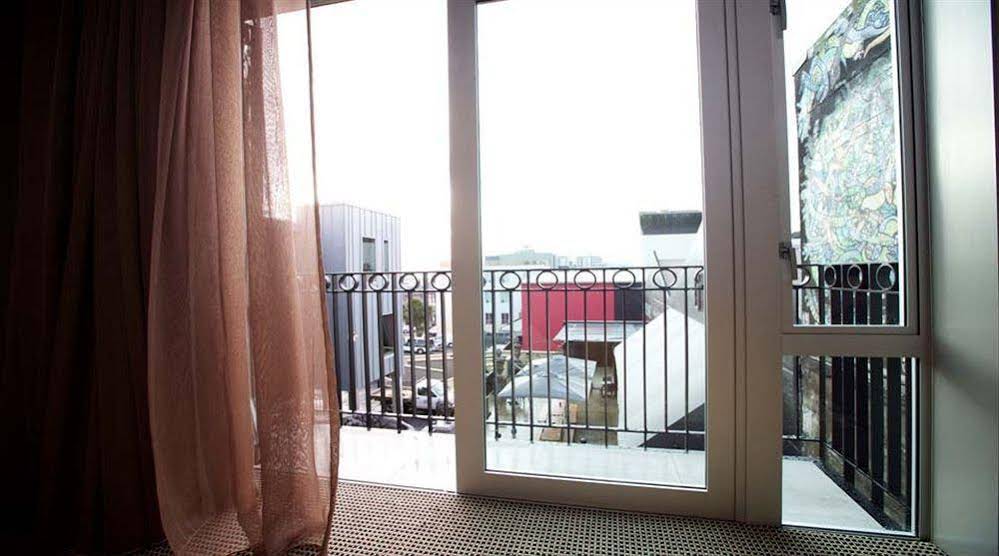 King & Queen Hotel Suites