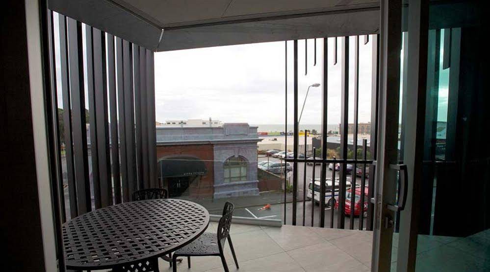 King & Queen Hotel Suites
