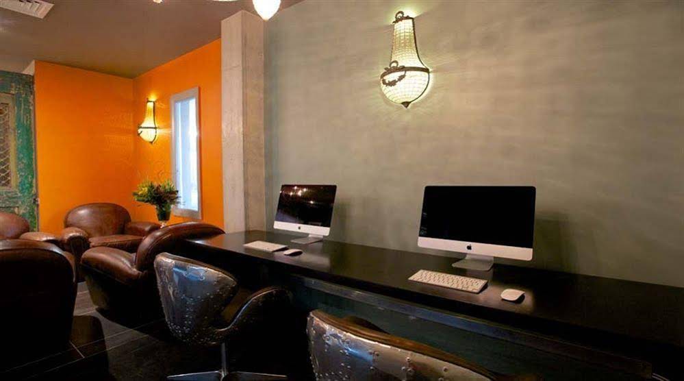 King & Queen Hotel Suites