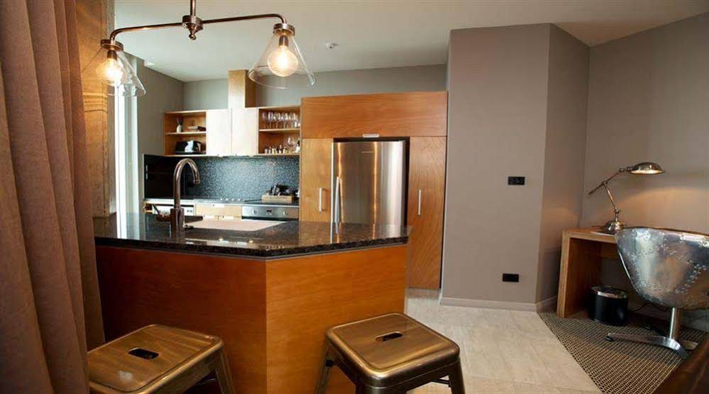 King & Queen Hotel Suites