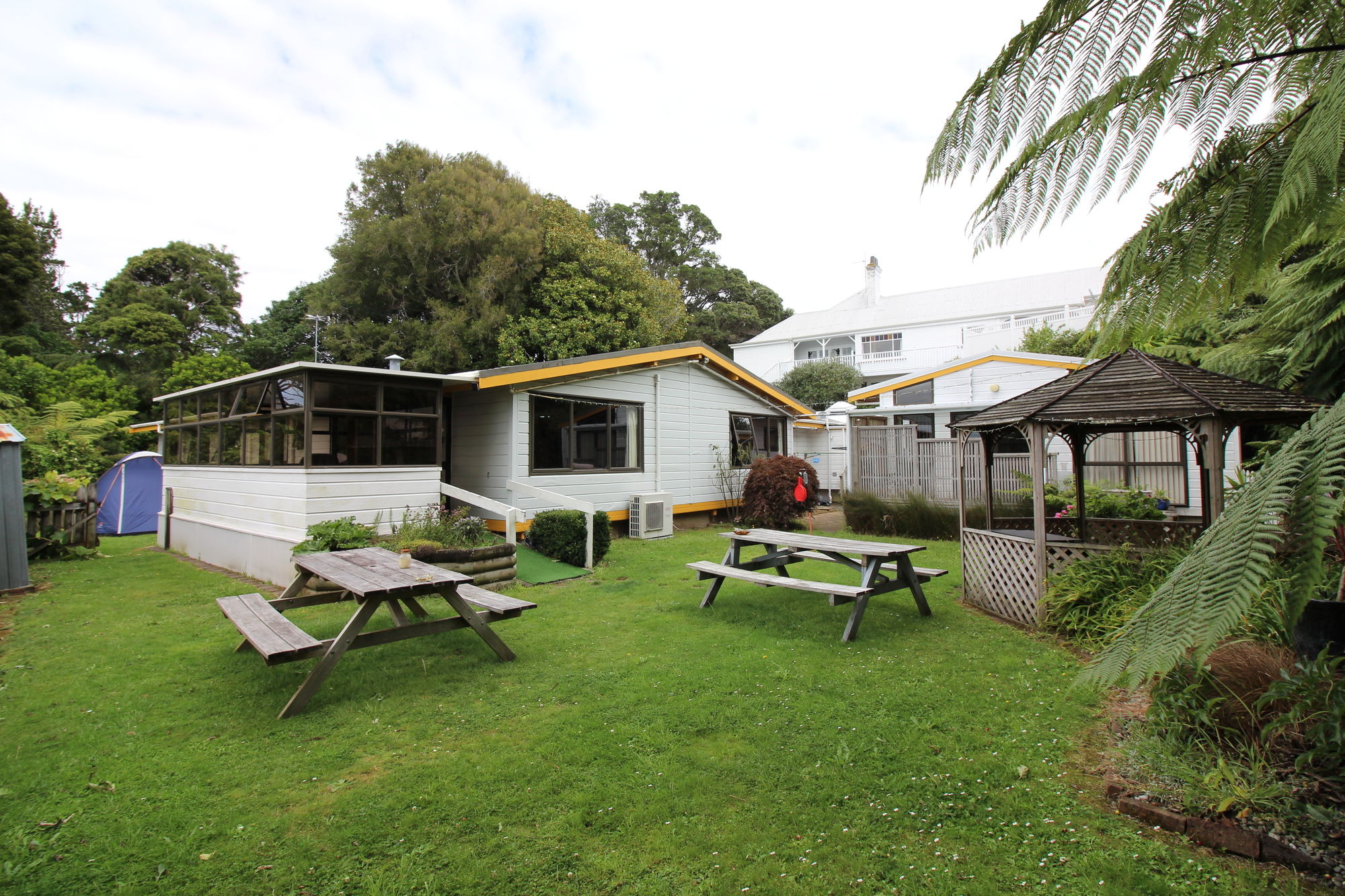 Sunflower Lodge