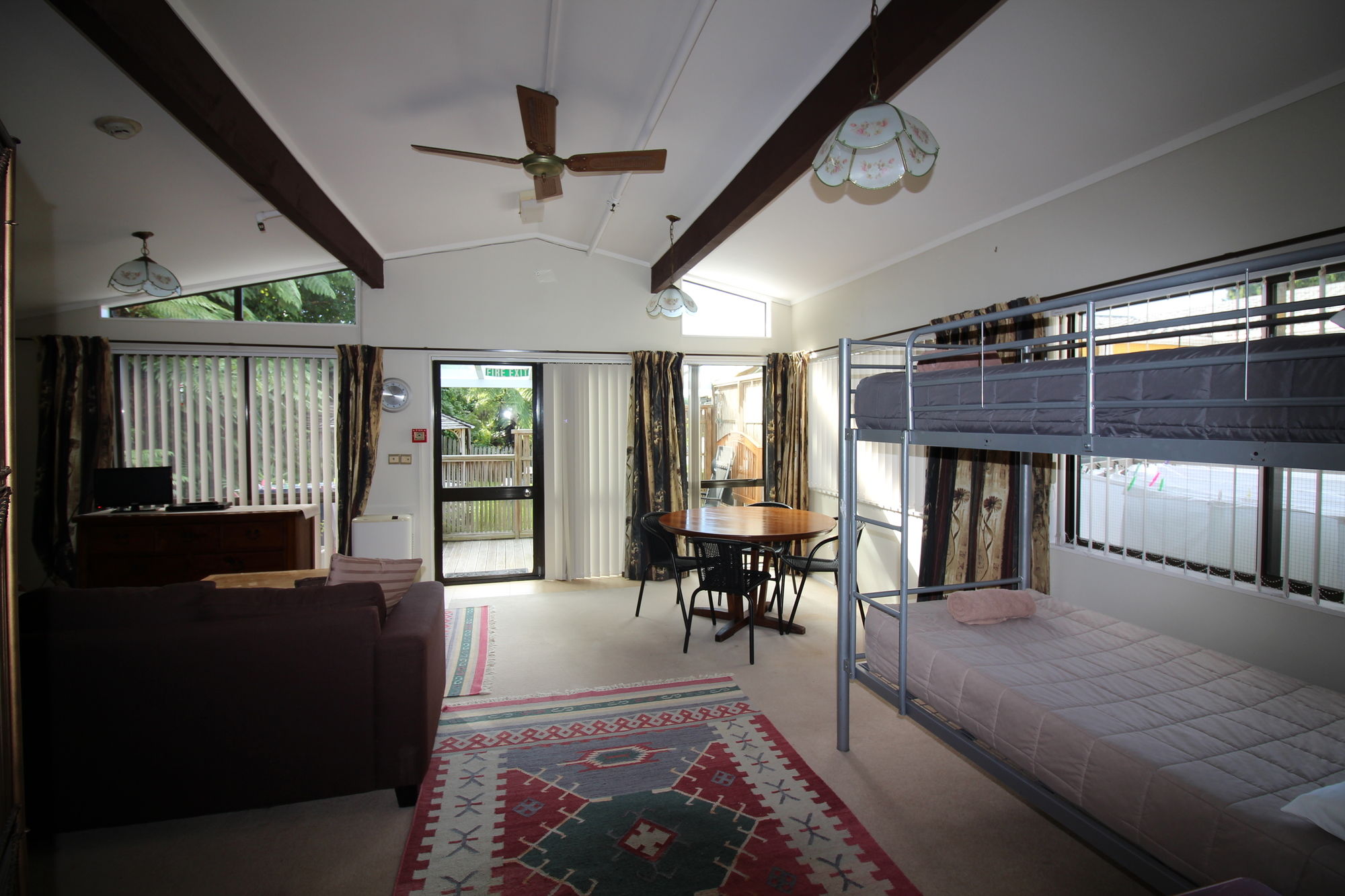 Sunflower Lodge