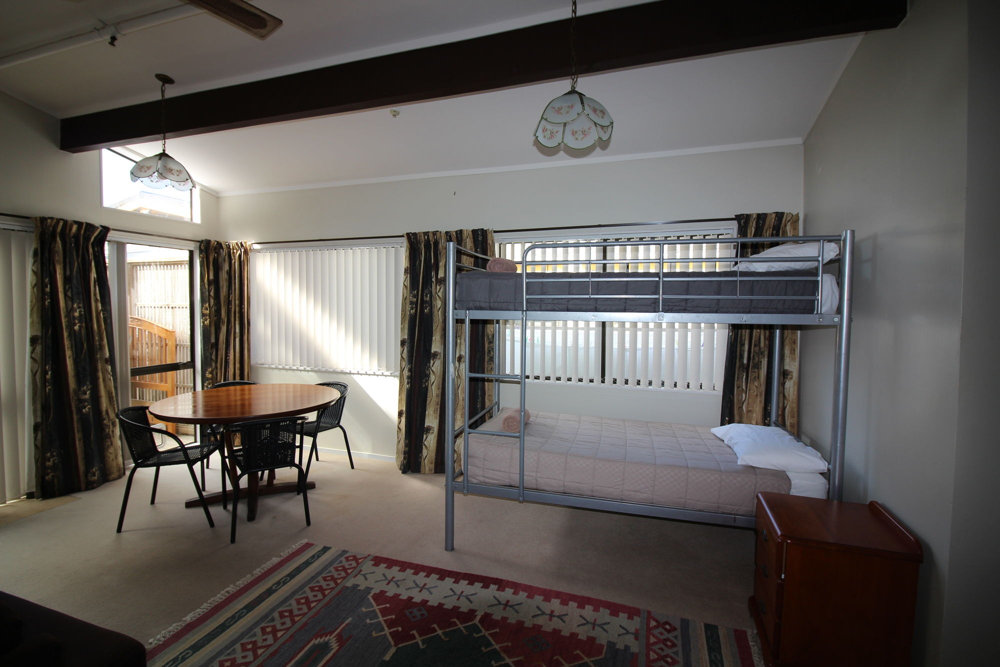 Sunflower Lodge