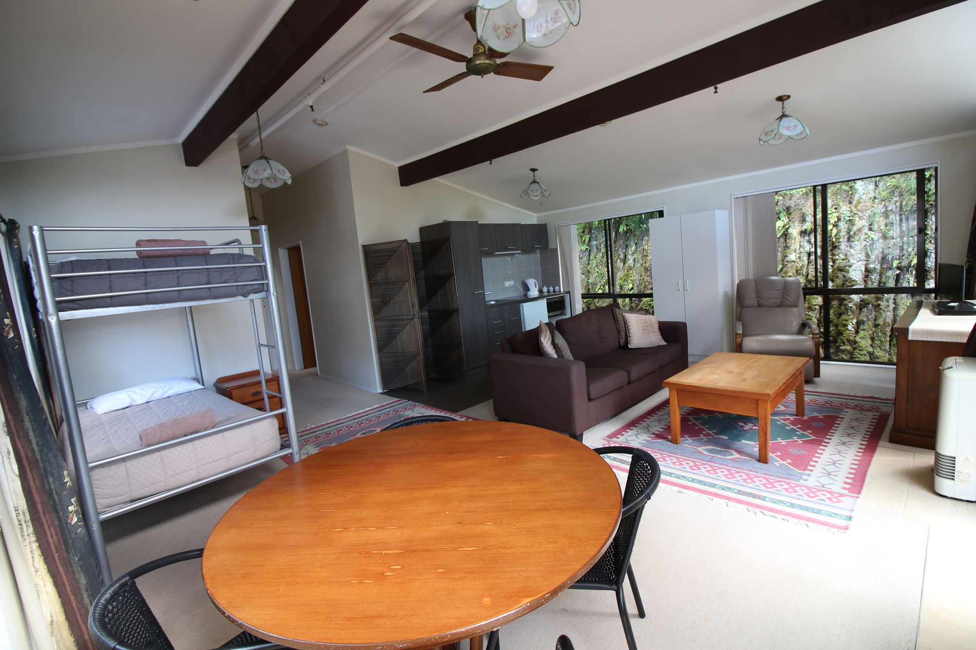 Sunflower Lodge