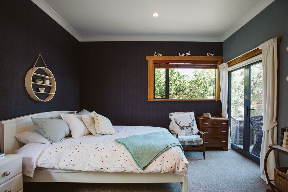 WOW On Weymouth - Prime Inner City Location