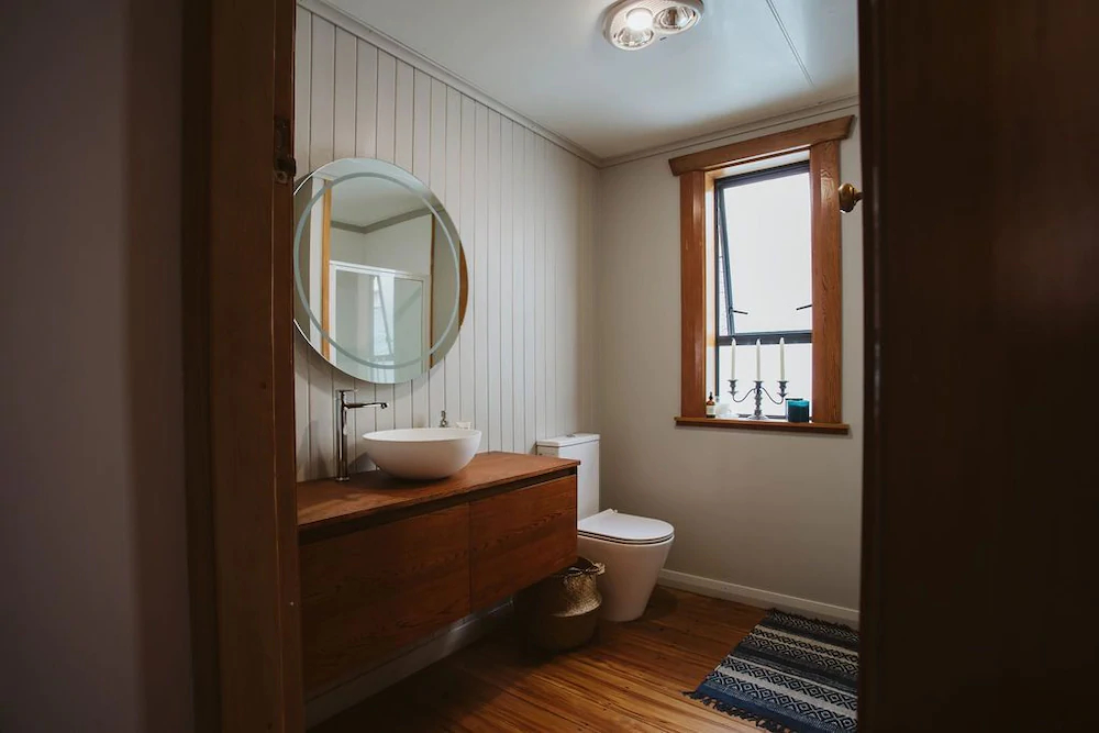 WOW On Weymouth - Prime Inner City Location