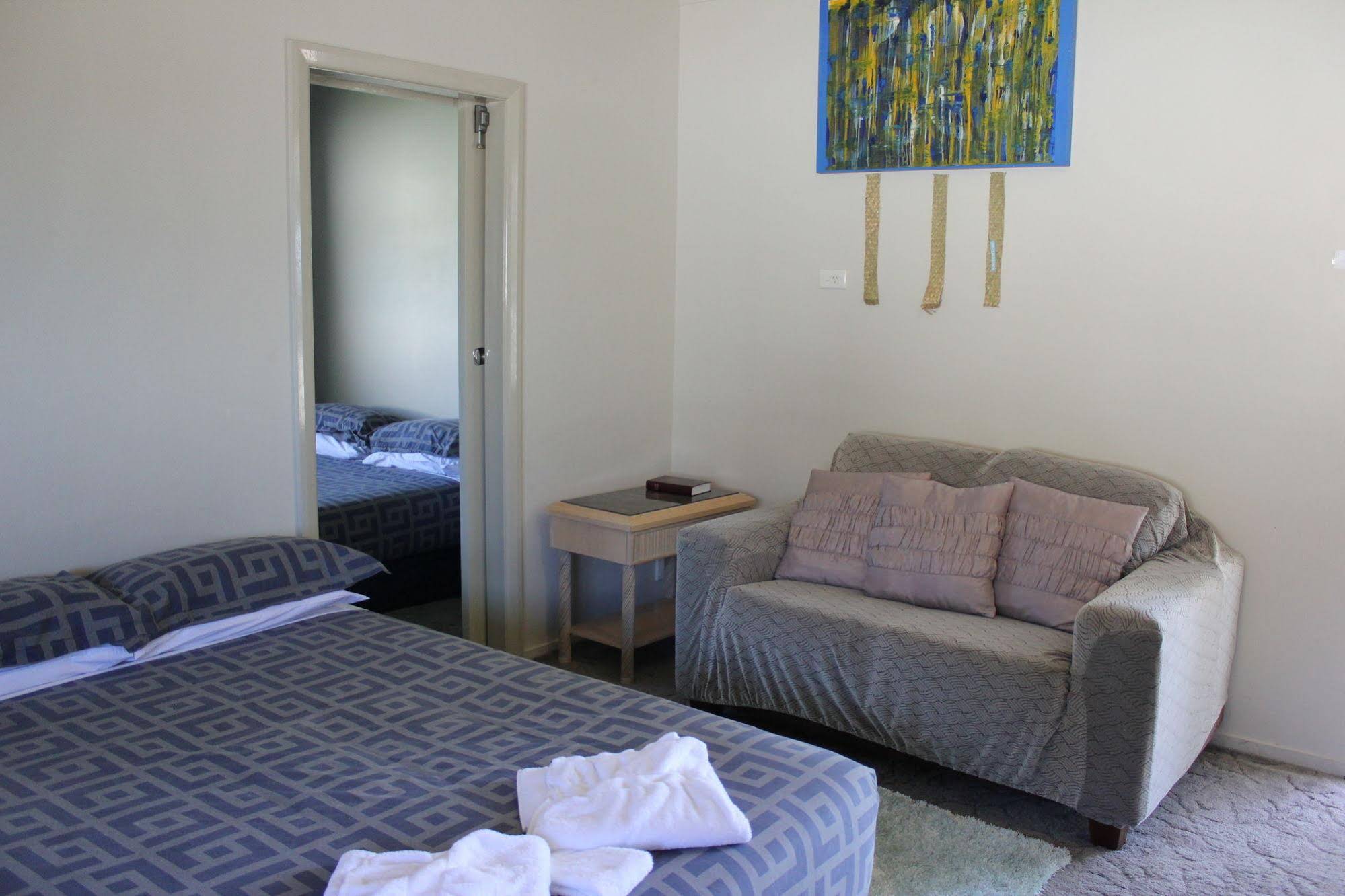 Jack and Di’s Motel Lodge