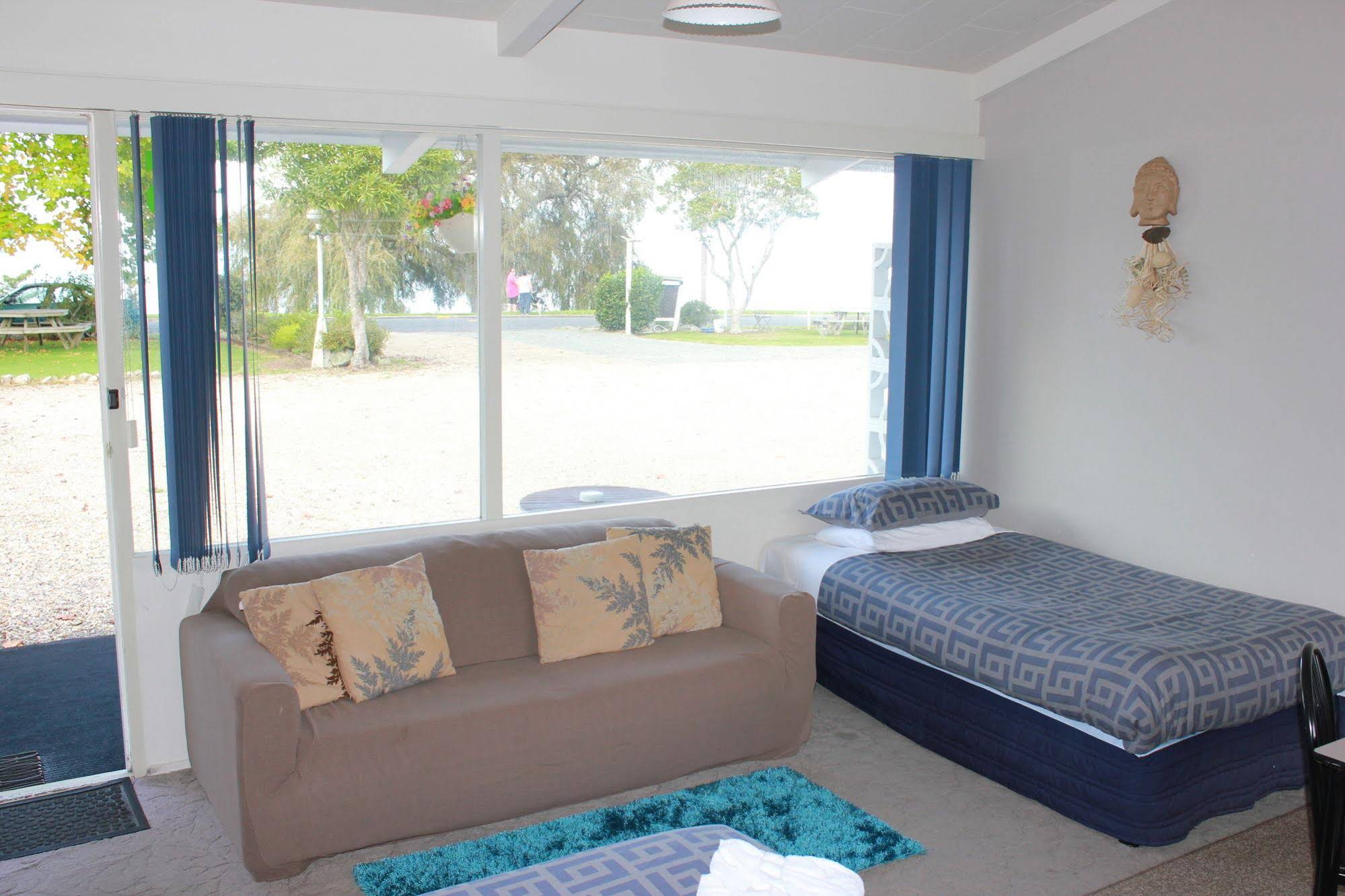 Jack and Di’s Motel Lodge