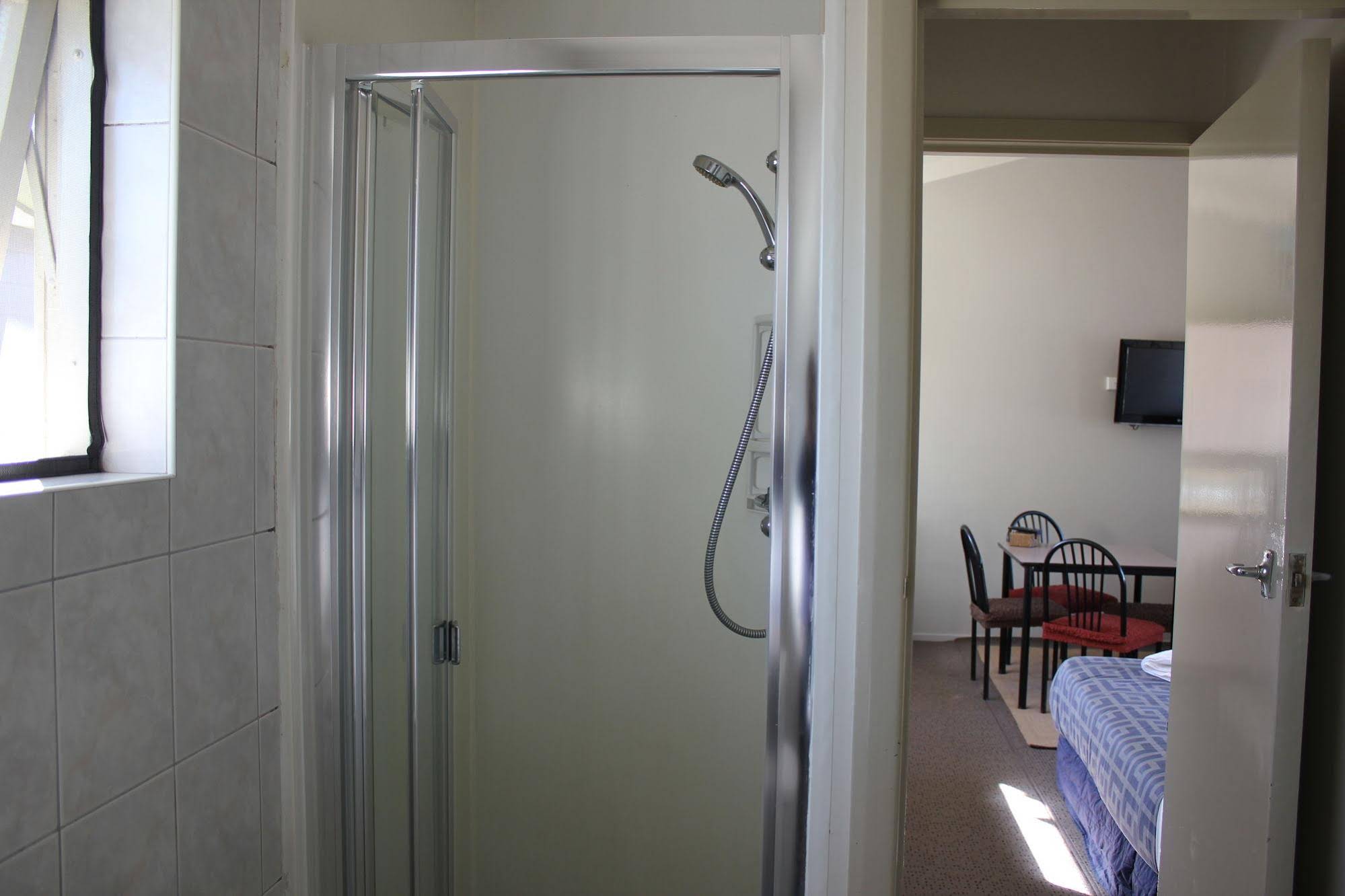 Jack and Di’s Motel Lodge