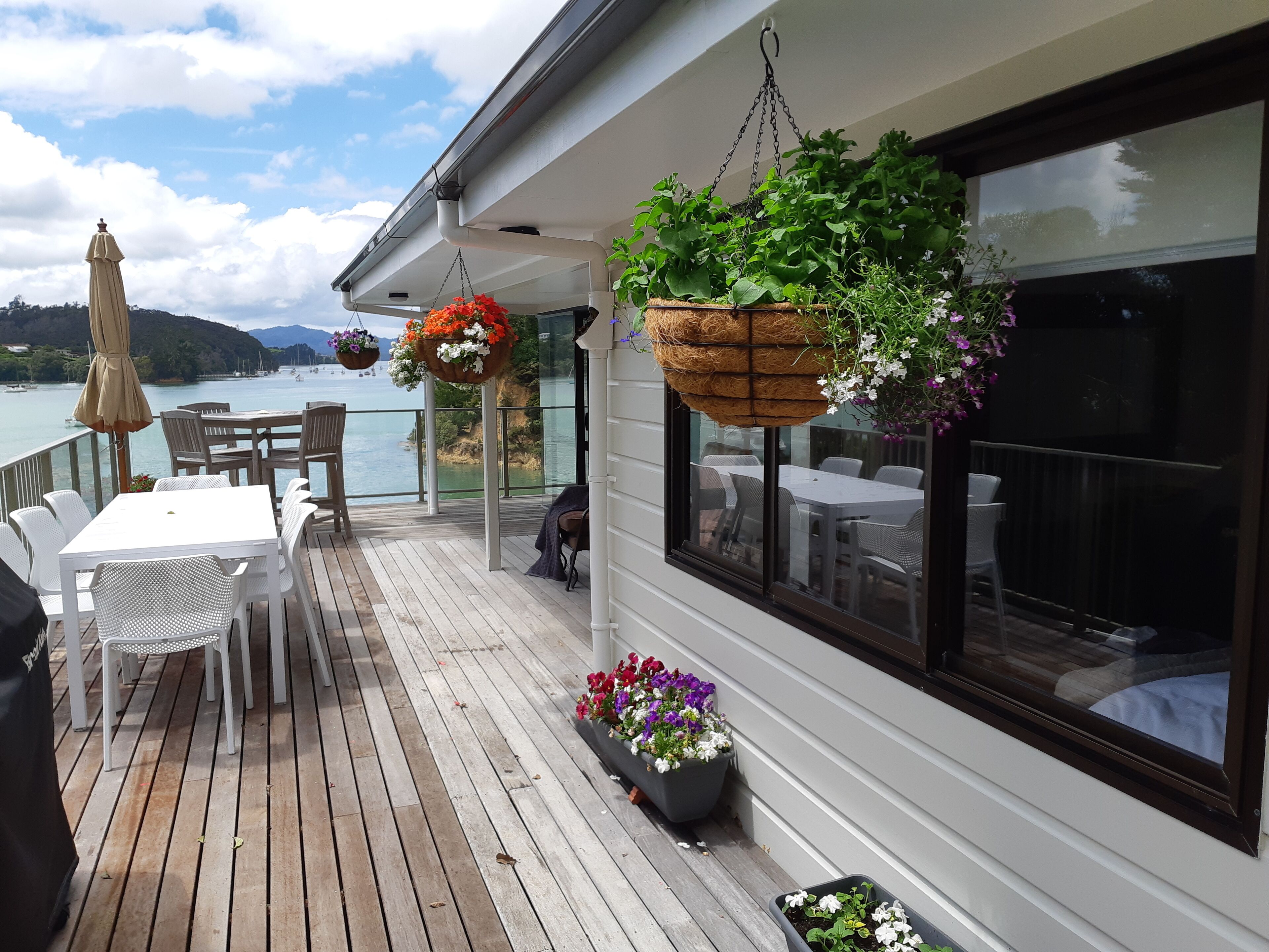 Waters Edge Holiday Home