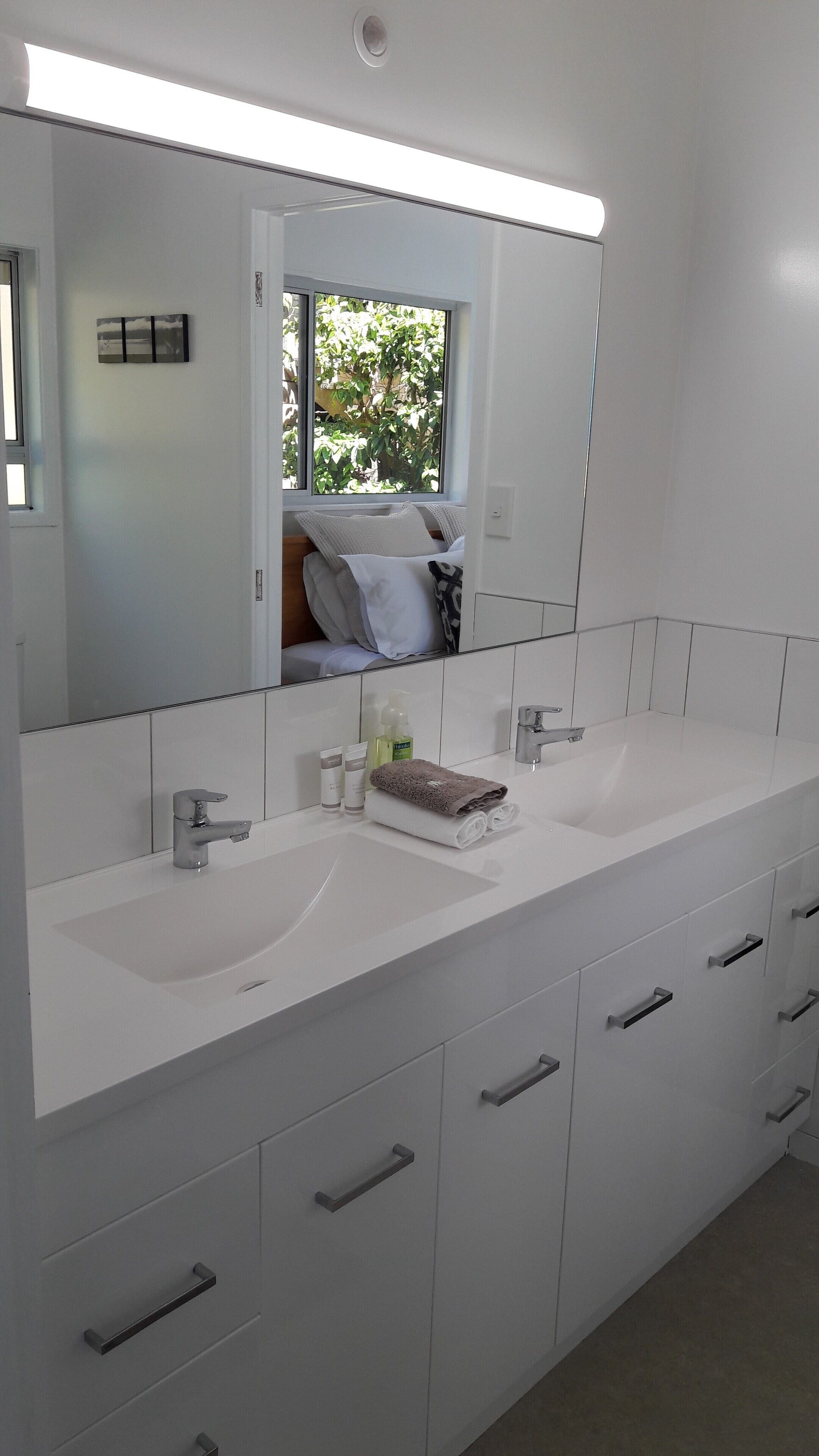 Waters Edge Holiday Home