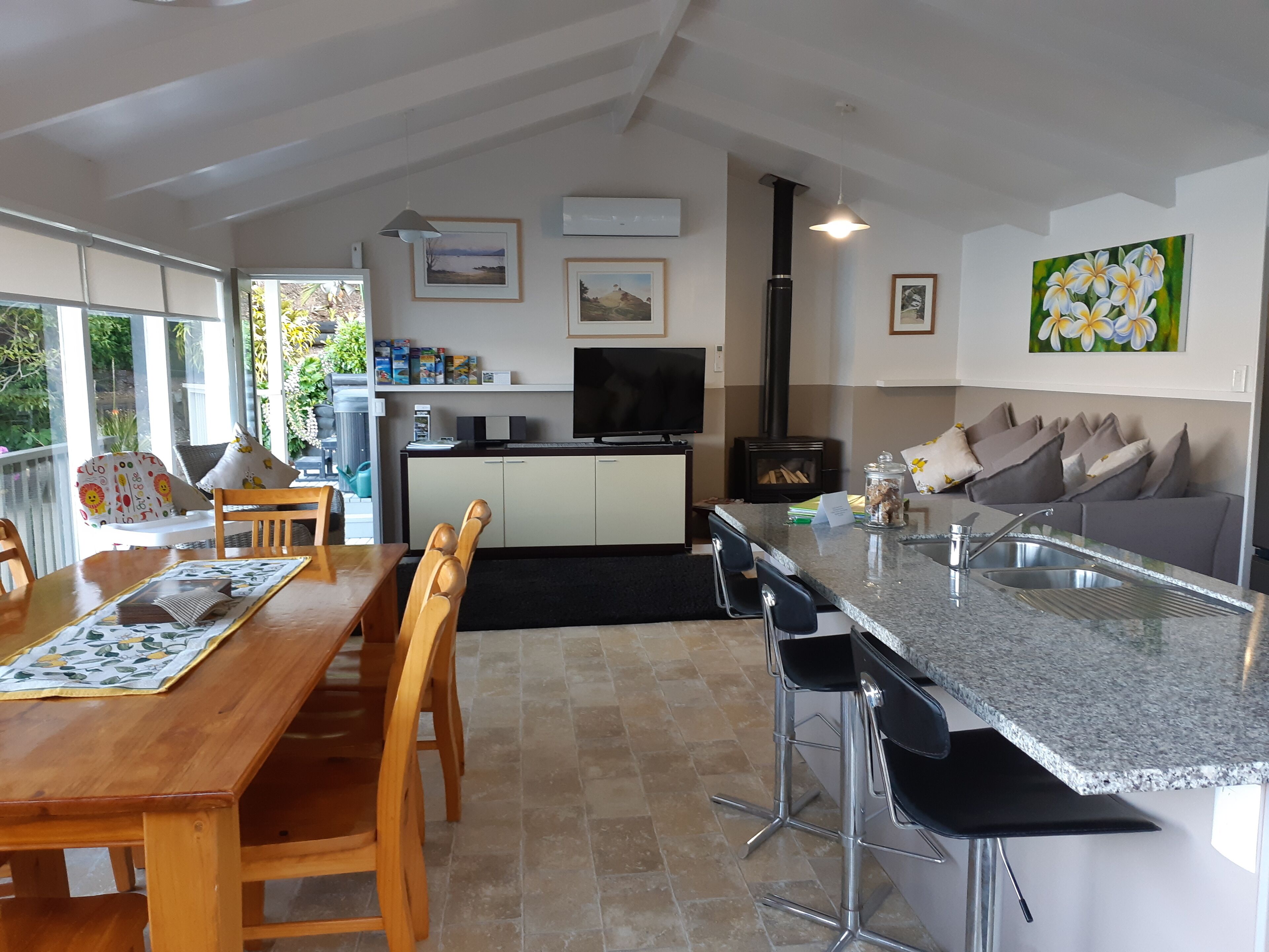 Waters Edge Holiday Home