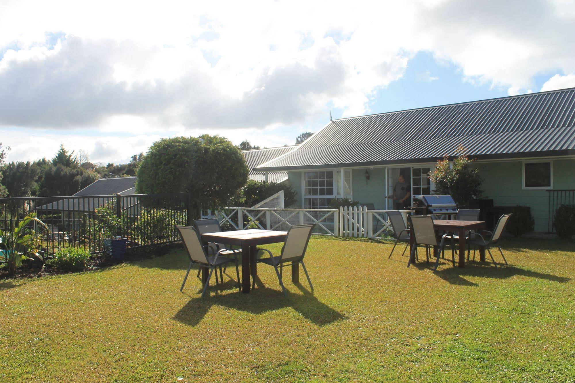 Ash Grove Boutique Motel