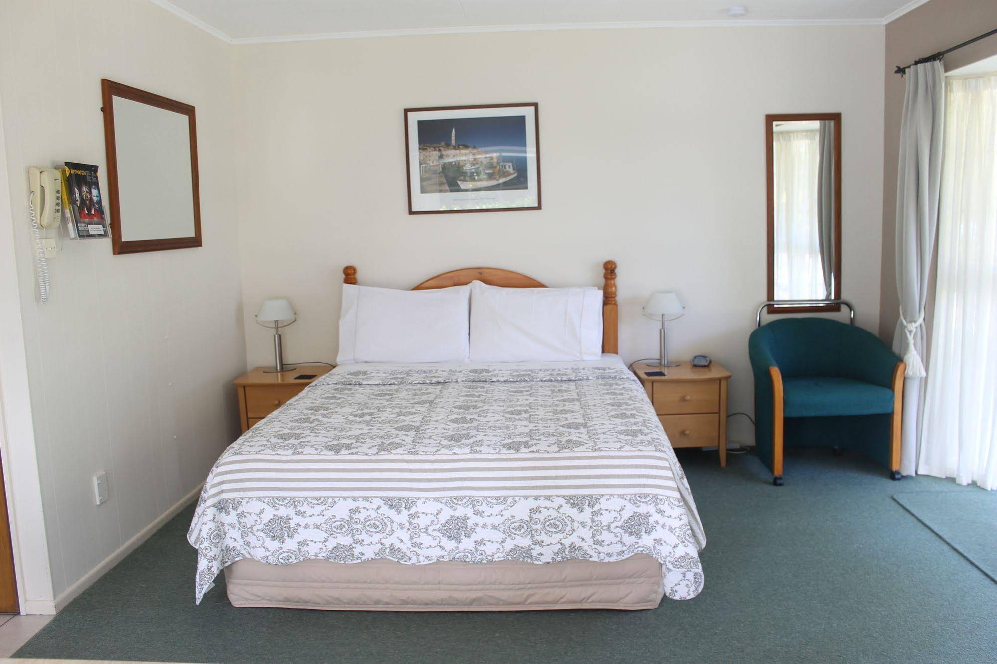 Ash Grove Boutique Motel