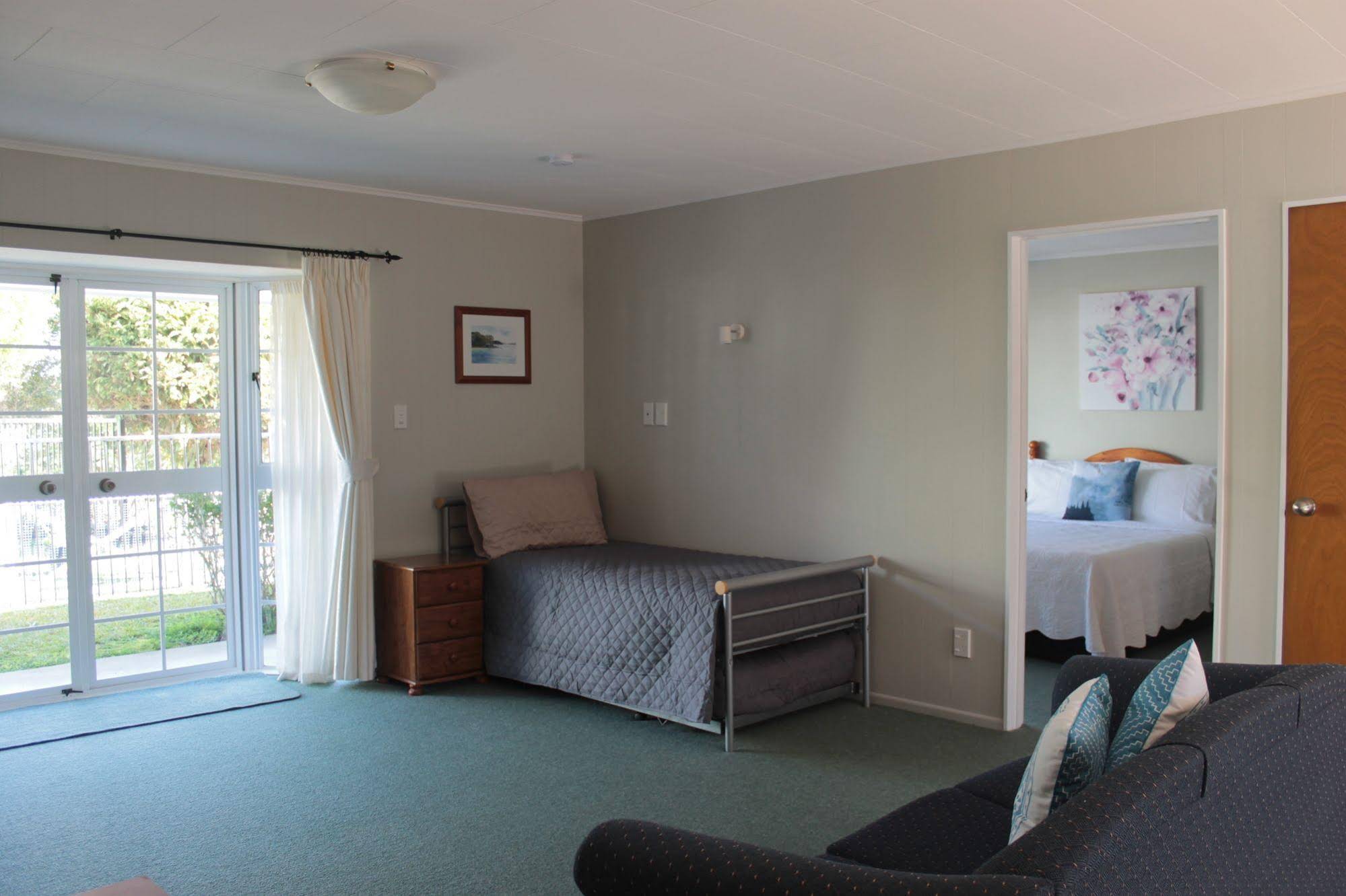 Ash Grove Boutique Motel