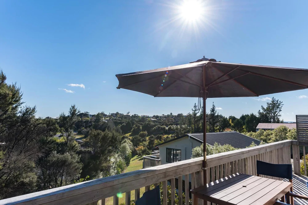 Sunseeker Cottages Motel