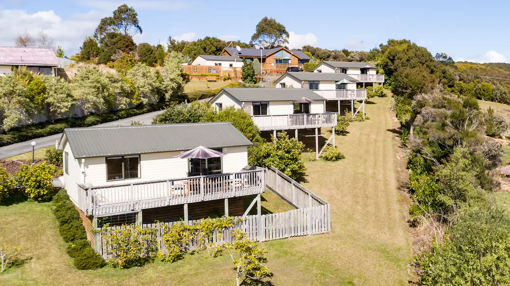 Sunseeker Cottages Motel