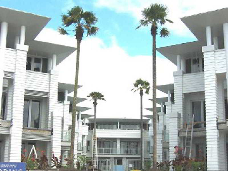The Waterfront Suites