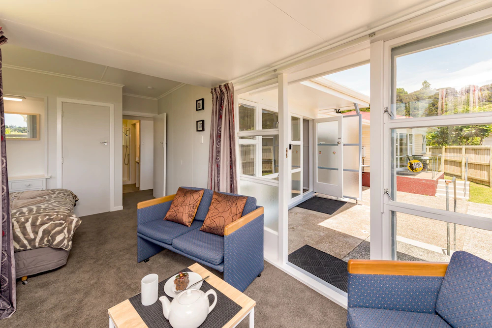 Waitangi Beach Bach 30A
