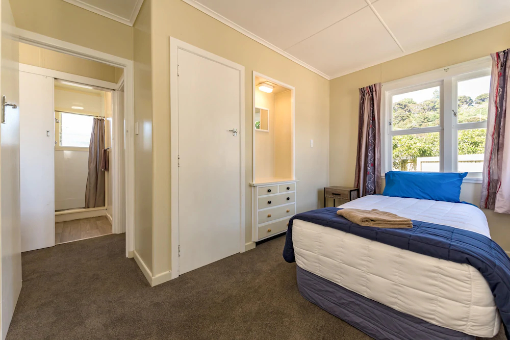 Waitangi Beach Bach 30A