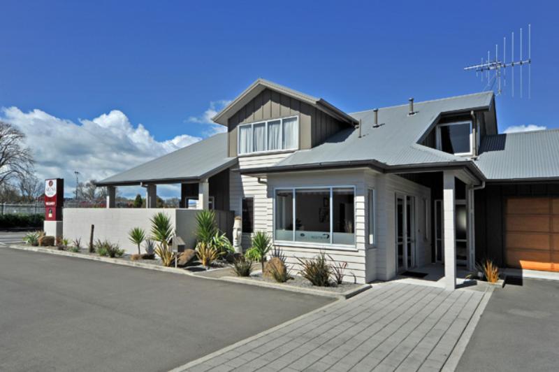 Arena Lodge