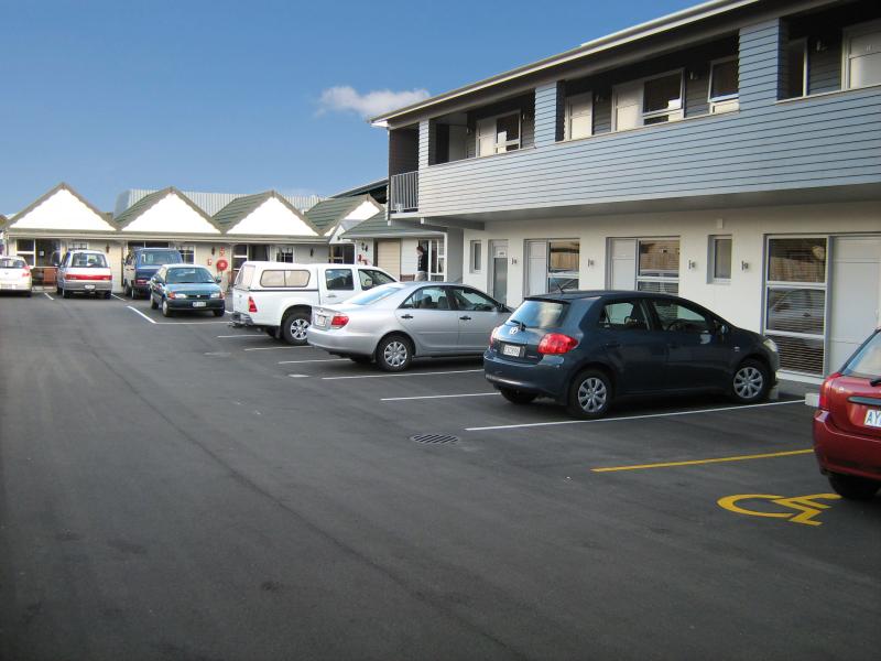 Big Five Motel