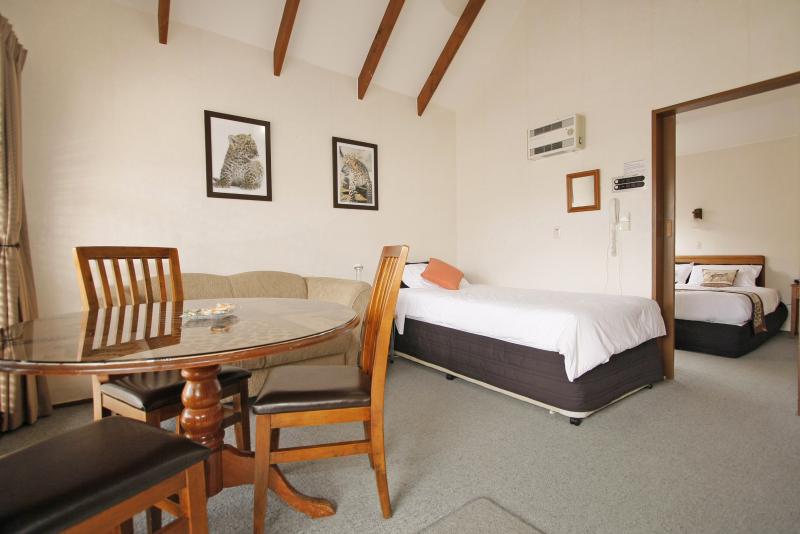 Big Five Motel