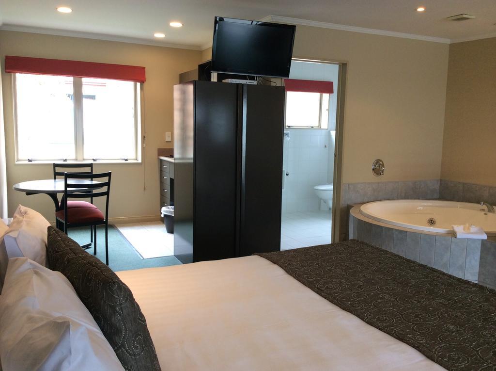 Cornwall Motor Lodge
