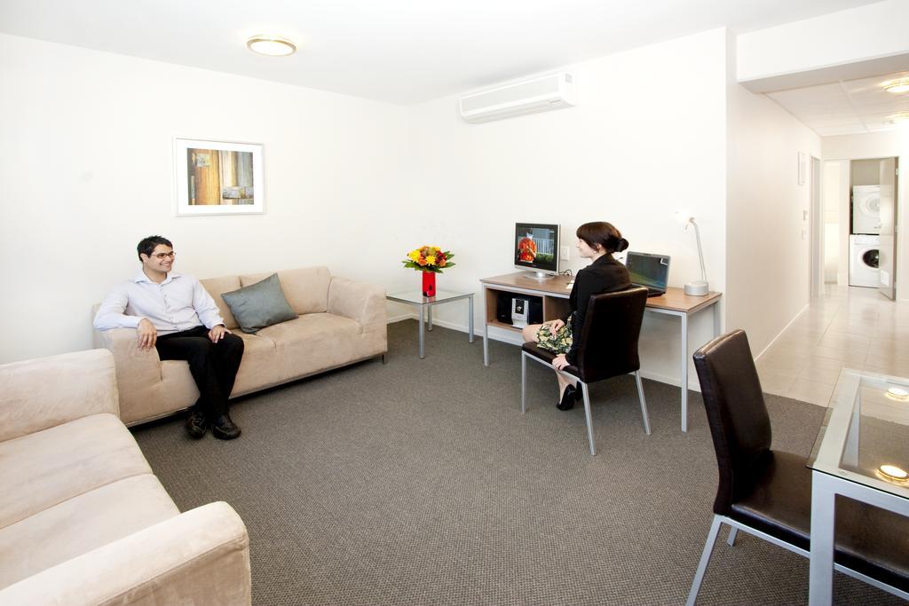 Quality Suites Central Square