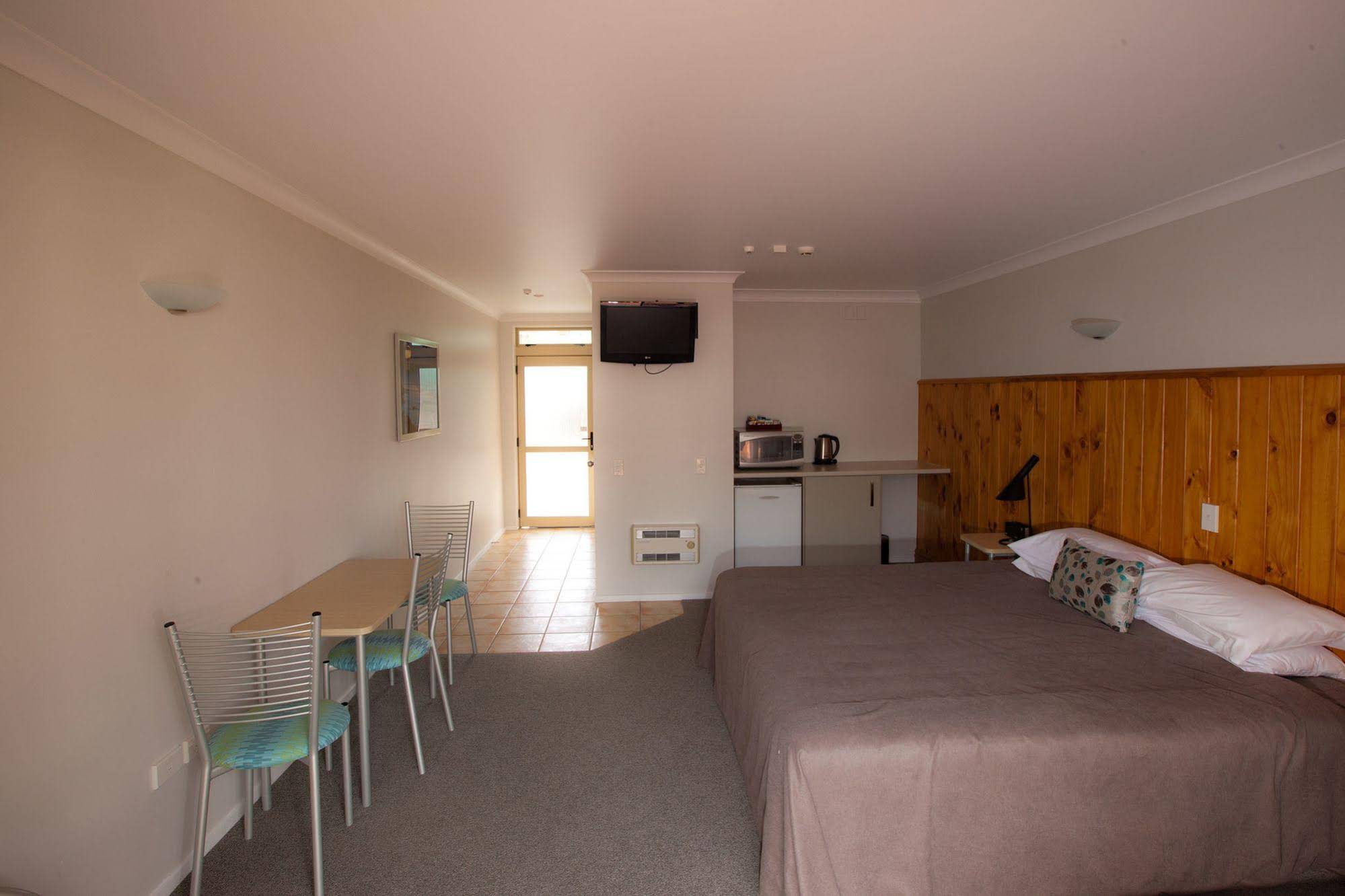 Raglan Sunset Motel