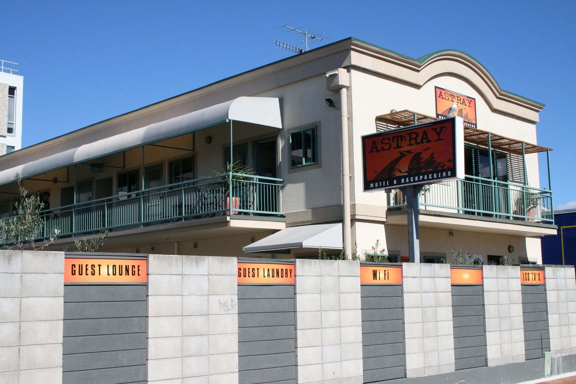 Astray Motel & Backpackers