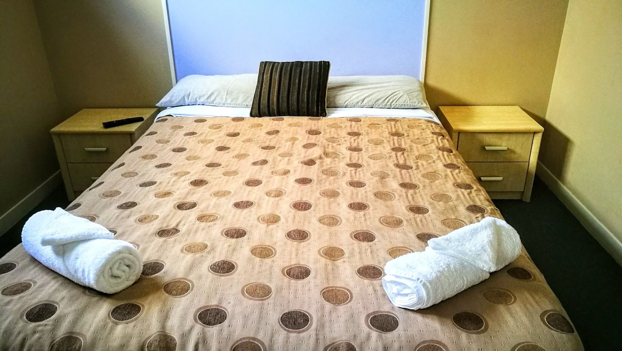 Astray Motel & Backpackers