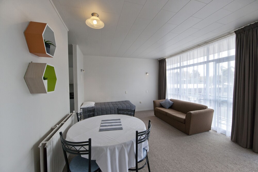 Aura Accommodation