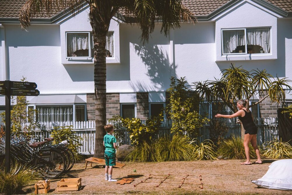 Aura Accommodation