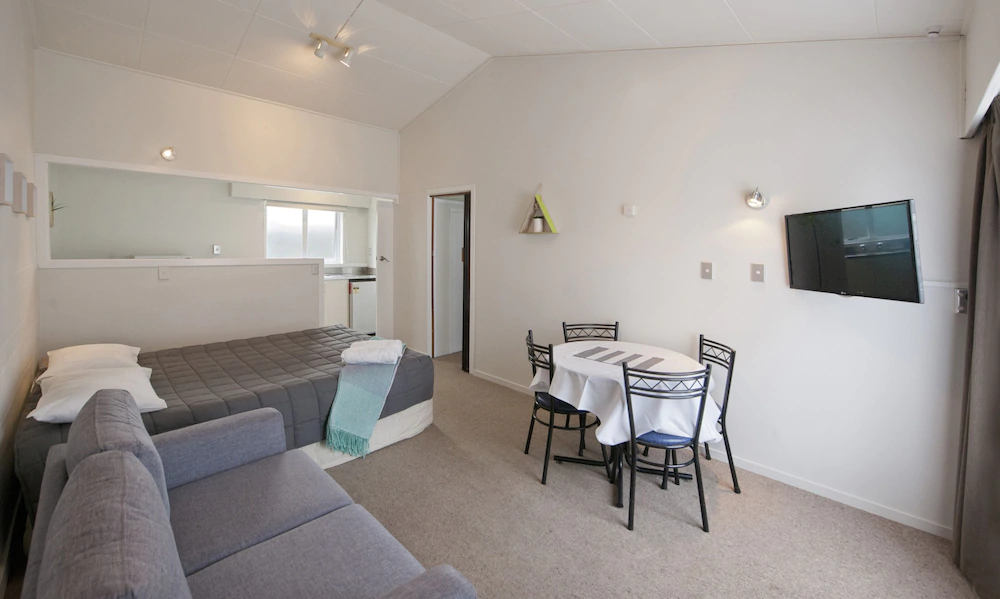 Aura Accommodation
