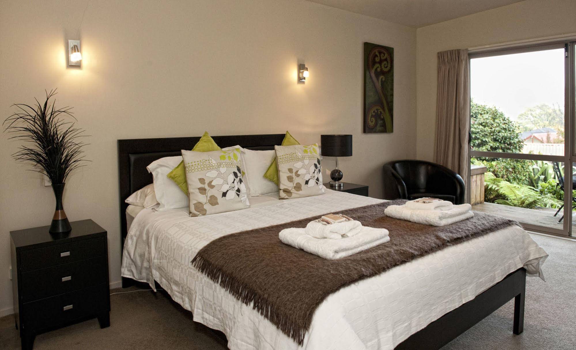 B&B @ The Redwoods