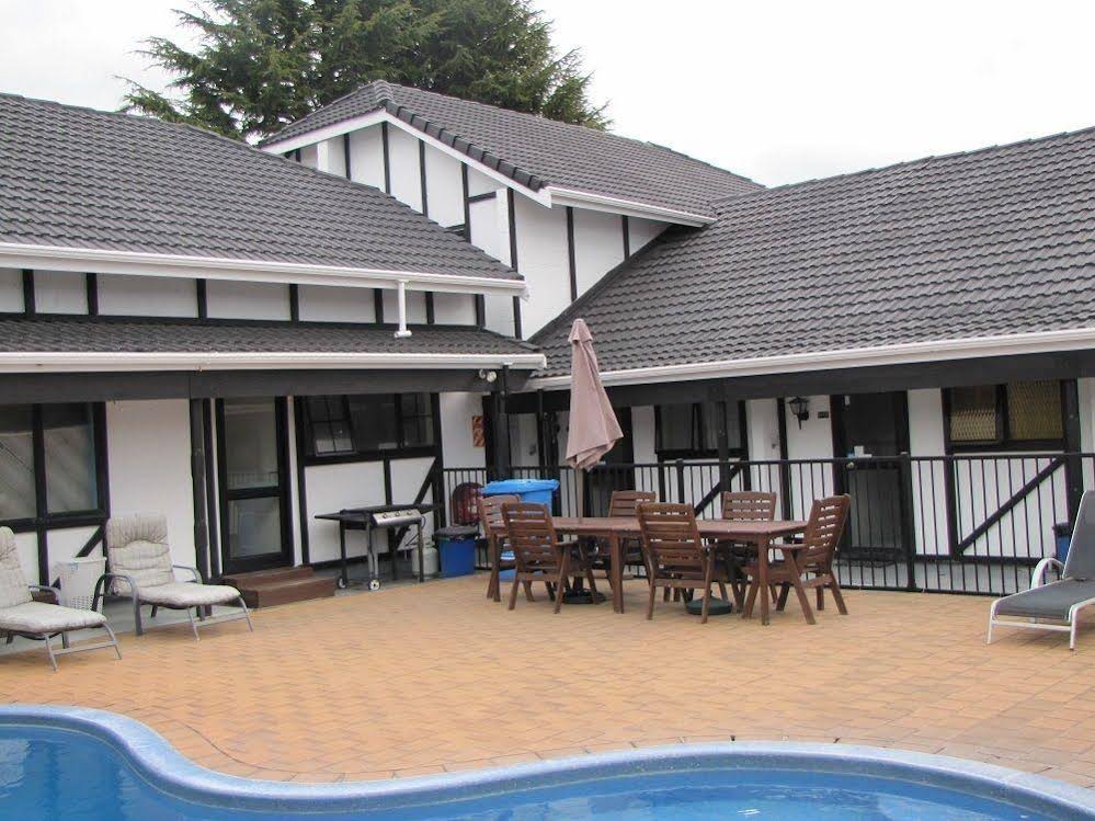 Devonwood Motel
