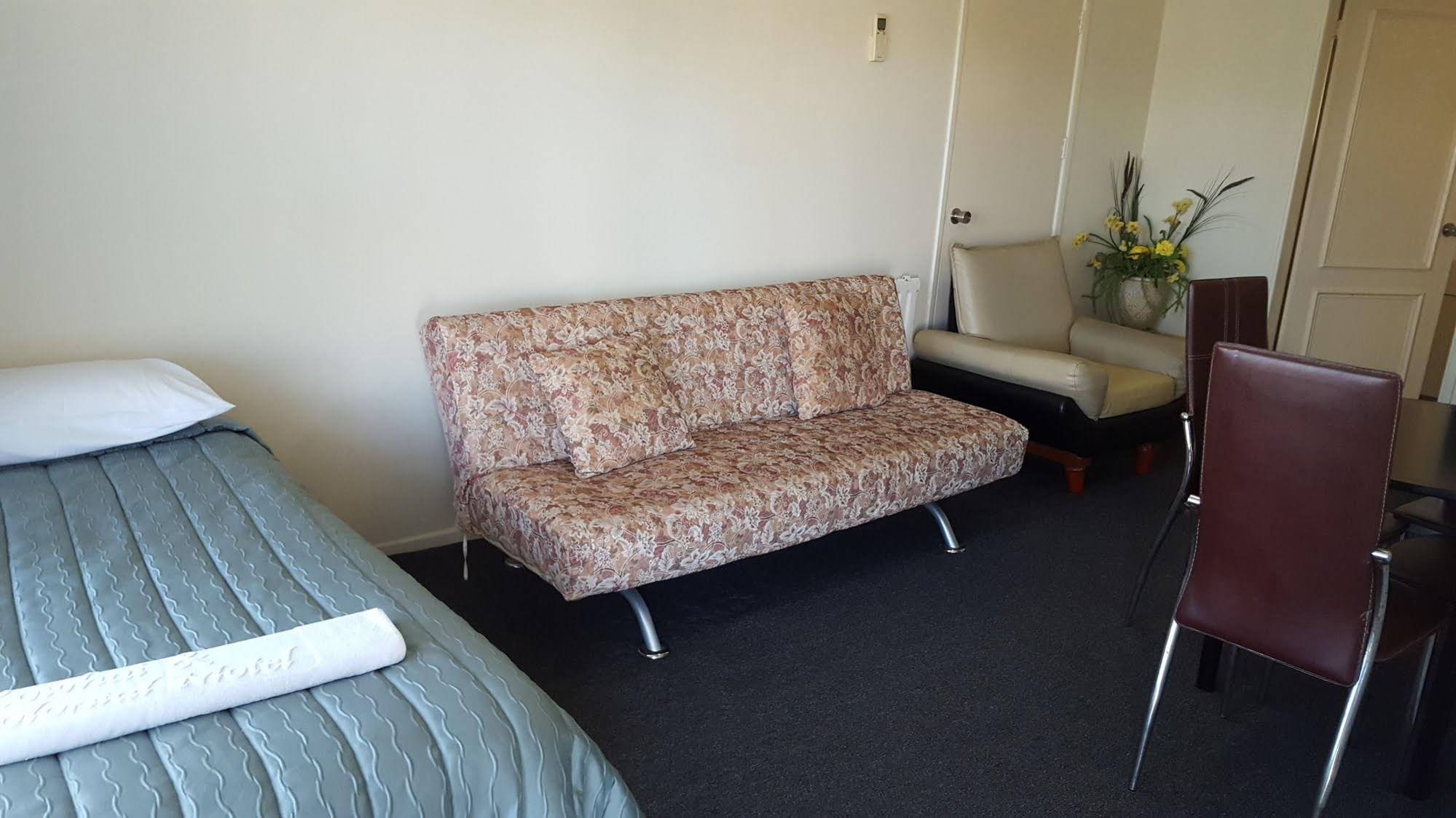 Kowhai and Colonial Motel