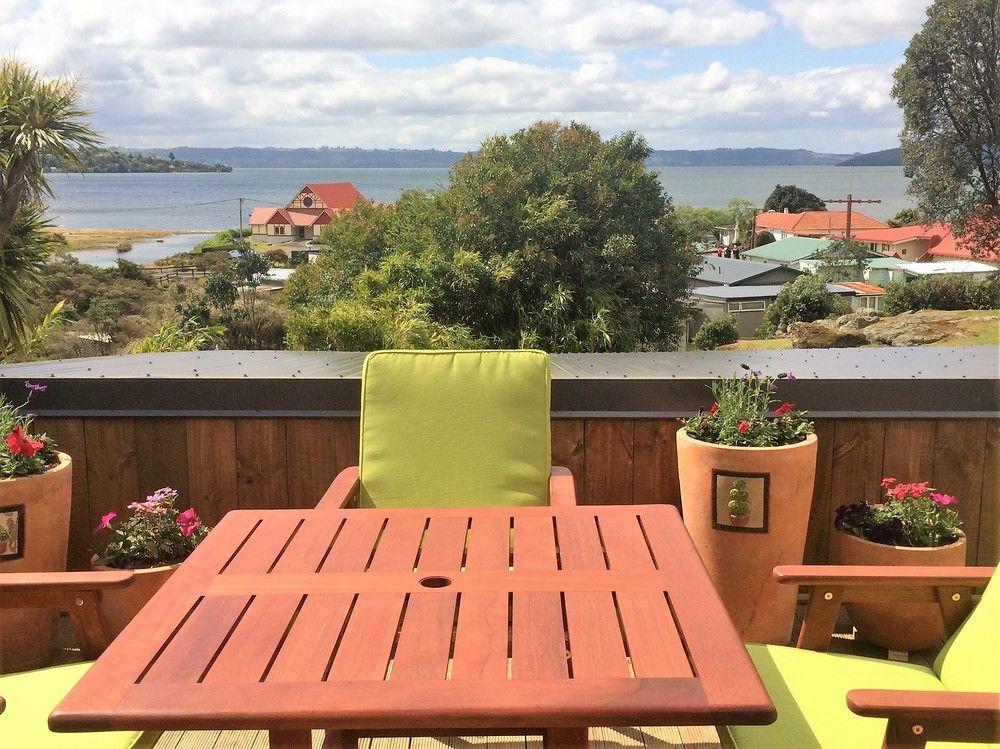 Lake Road Lodge