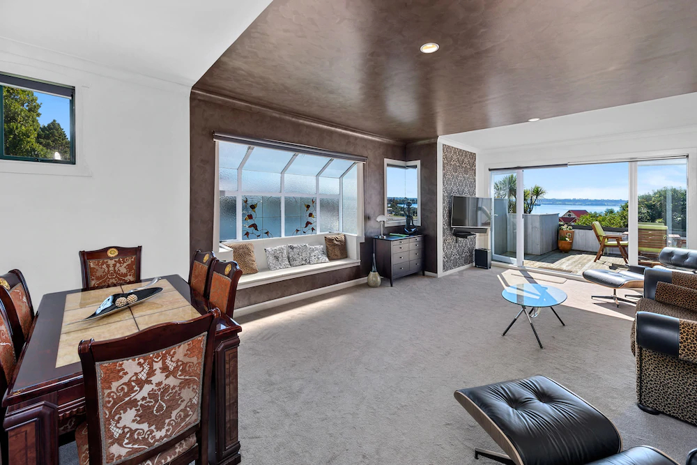 Lakeside City Apartments - Penthouse and Studio