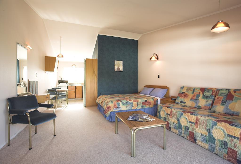 Ledwich Lodge Motel