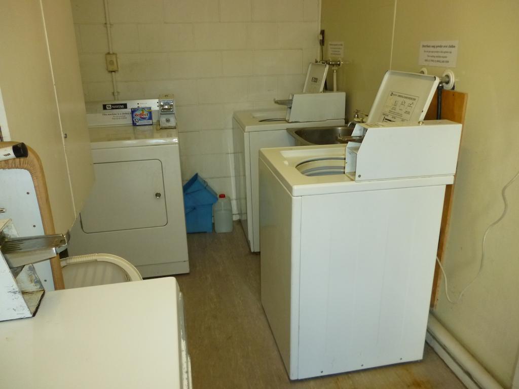 Ledwich Lodge Motel