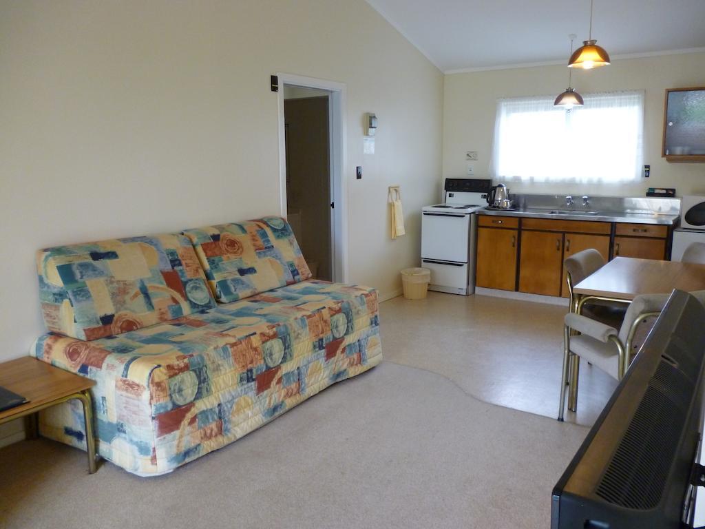 Ledwich Lodge Motel